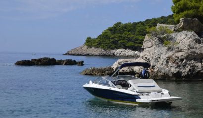 Motorový člun Regal 1900