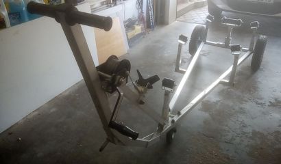 Prodám ruční manipulační podvozek pro lodě a čluny