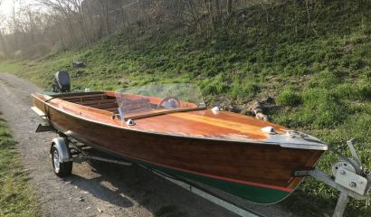 Motorový člun z 50-tych let, veterán TOP STAV