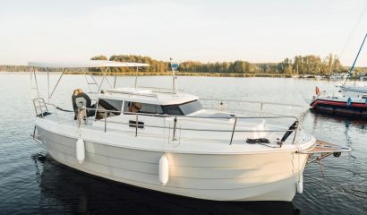 Zánovní motorová loď Laguna 700 Cruise (r.v.2023) + Mercury F 30 ELPT EFI CT Zánovní motorová loď Laguna 700 Cruise (r.v.2023) + Mercury F 30 ELPT EFI CT