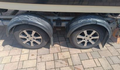 Prodám motorový člun SEA RAY 19 SPXE motor Mercruiser 4,5 200 koní 147 kW rok výroby 2019 první majitel najeto 60 motohodin Plně servisováno STK 1.4.2027  Délka 6 m, šířka 2,5 m, 8 lidí, rádio, sprcha, lednice, sonar atd. STAV NOVÉHO ČLUNU vhodné jak pro  Prodám motorový člun SEA RAY 19 SPXE motor Mercruiser 4,5 200 koní 147 kW rok výroby 2019 první majitel najeto 60 motohodin Plně servisováno STK 1.4.2027  Délka 6 m, šířka 2,5 m, 8 lidí, rádio, sprcha, lednice, sonar atd. STAV NOVÉHO ČLUNU vhodné jak pro