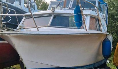 Kajutová Motorová loď Coronet 24 Kajutová Motorová loď Coronet 24