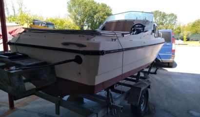 Prodám kajutovou loď