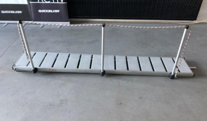 Lodní lávka k molu