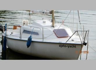 Jachta pro 4 bez "papírů" (EDEL 5)