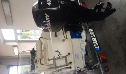 prodám závěsný motor Mercury 40 HP r.v.2010