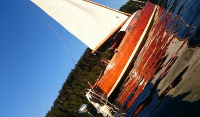 Mahagonová plachetnice