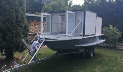 Loď pro dvě osoby, vhodné i na přespání