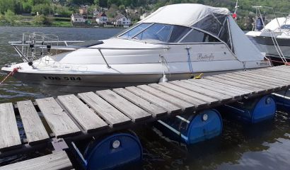 prodam motorovy kajutovy clun motorovou lod