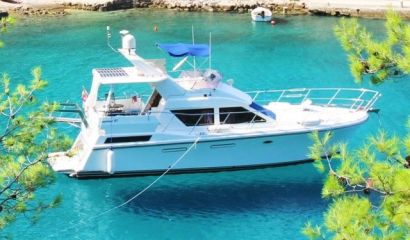 obytná loď v Chorvatsku s kotvením