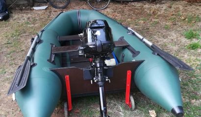 Zánovní člun Bark s motorem Mercury