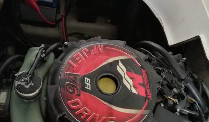 Motorový člun SEA DOO 6 V 240 PS