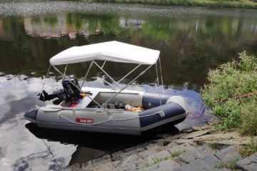 Prodám nafukovací člun s motorem Tohatsu 5.
