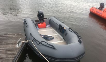 370cm člun a 20 HP motor + příslušenství