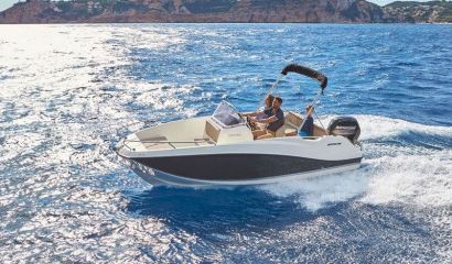 QUICKSILVER Activ 555 Open + MERCURY F 115