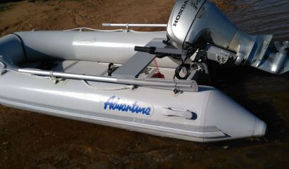 komplet člun a motor