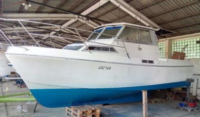 Obytná kajutová motorová loď Obytná kajutová motorová loď