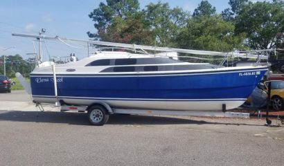 Plachetnice MacGregor 26M