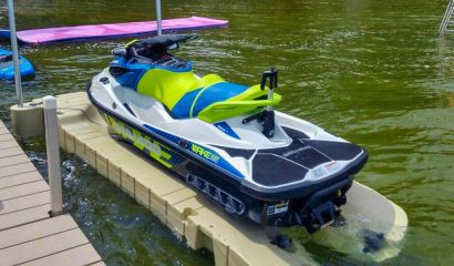 PLOVOUCÍ MOLO EZ ( USA ), PRO VODNÍ SKÚTR