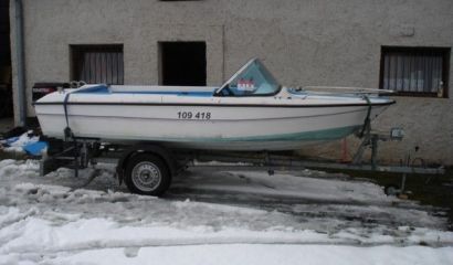 Motorový člun Motorový člun