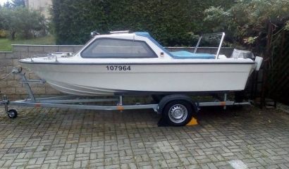 Motorový člun - HARDTOP Motorový člun - HARDTOP